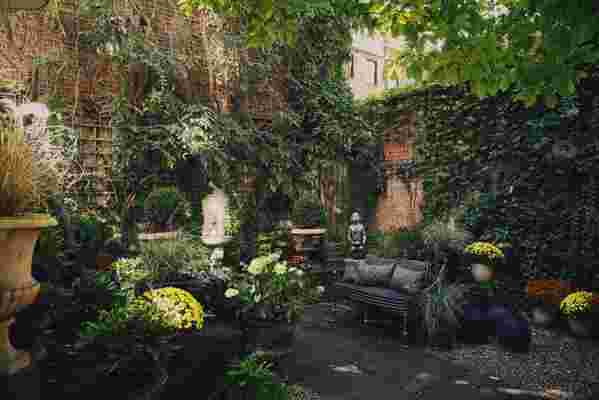 You Need to Replicate This Perfectly Imperfect Garden in New York City