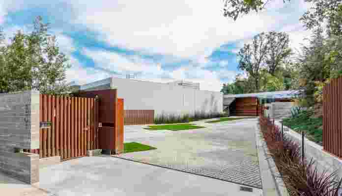 This Beautiful Driveway Design Puts Plain Pavement to Shame