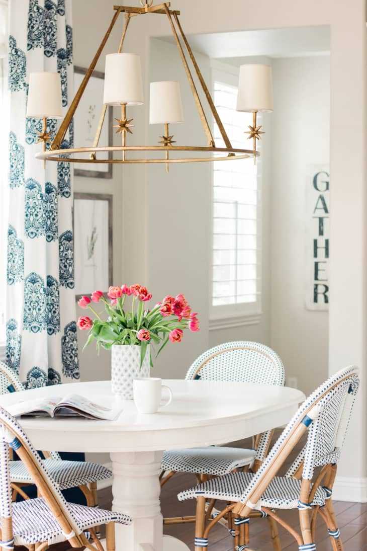 You’re 4 Steps Away From the Breakfast Nook of Your Dreams