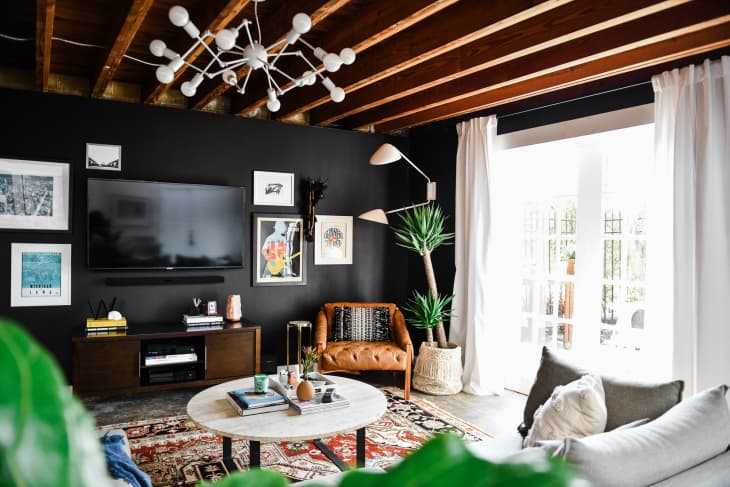 20 Gorgeous Black Living Rooms