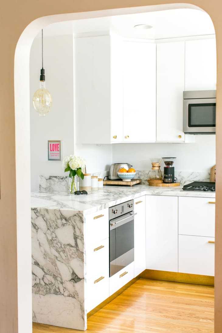 Want White Countertops? Here Are Your Best Bets